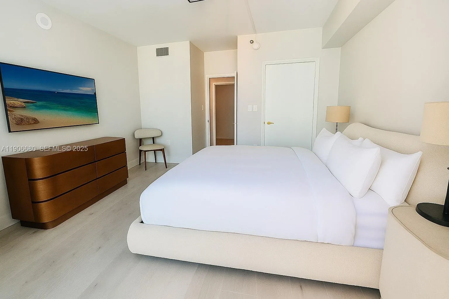 500 Brickell Ave # 3803, Miami, FL 33131 photo 7