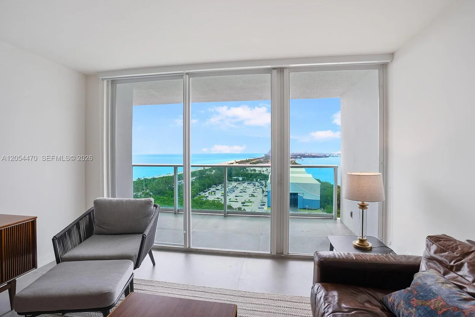 100 Bayview Dr # 2125, Sunny Isles Beach, FL 33160