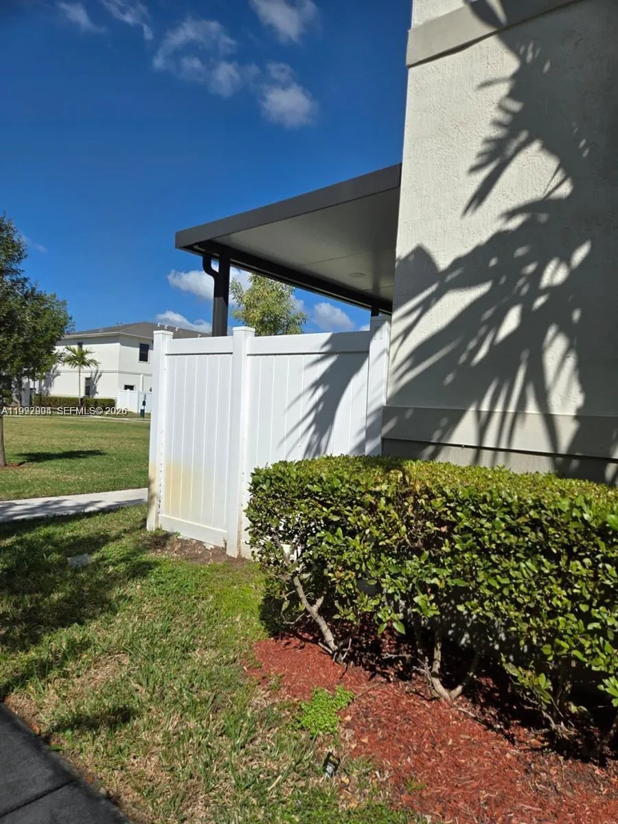1166 SW 7th Ave, Florida City, FL 33034 photo 3