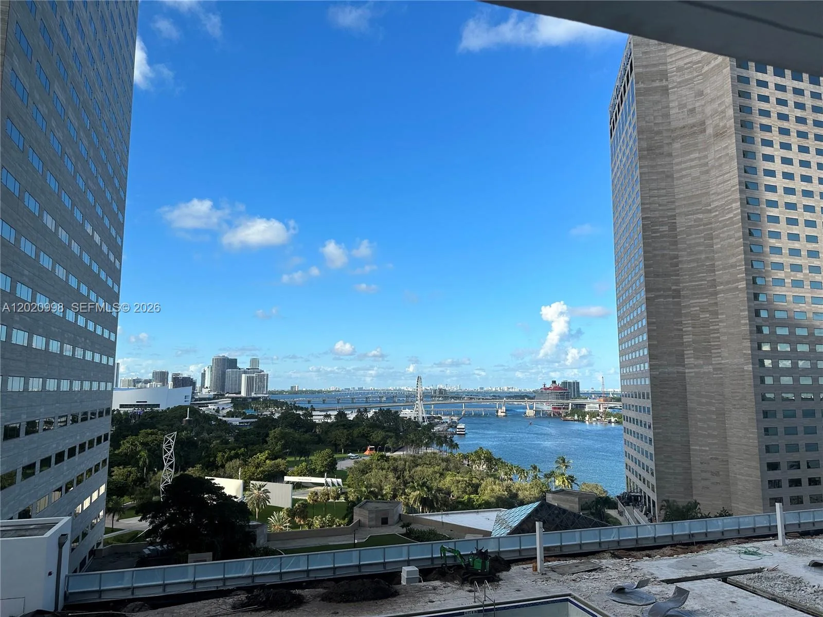 325 S BISCAYNE BL # 1516, Miami, FL 33131