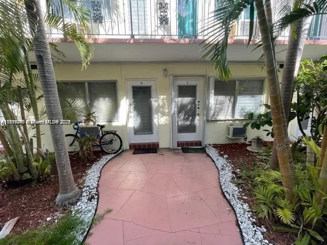 8040 Tatum Waterway Dr # 7, Miami Beach, FL 33141 photo 3
