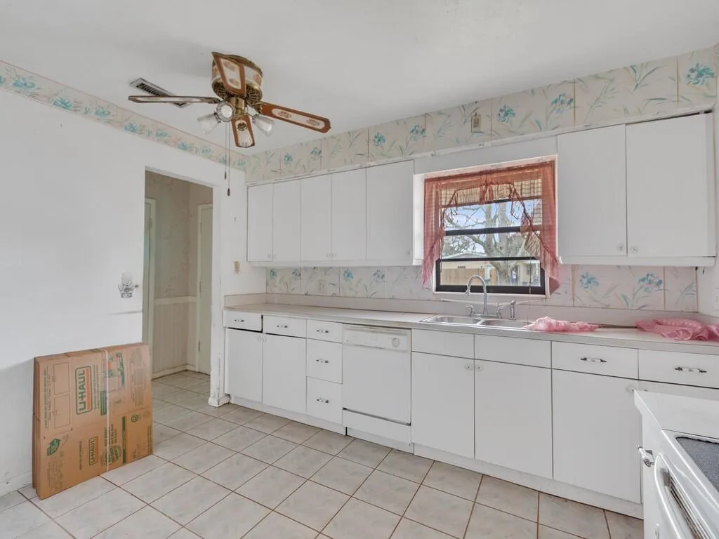 1076 Madrid Road, Rockledge, FL 32955 photo 5