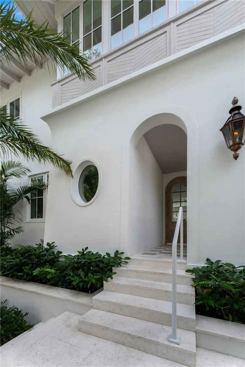 544 Warren Ln, Key Biscayne, FL 33149 photo 6