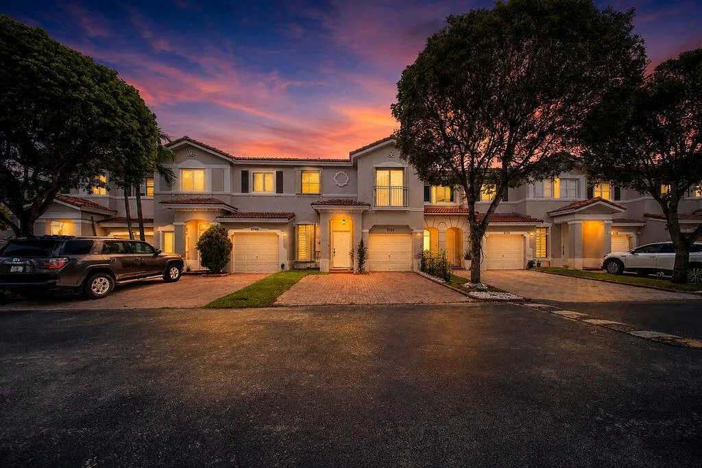5733 NW 112th Place, Doral, FL 33178