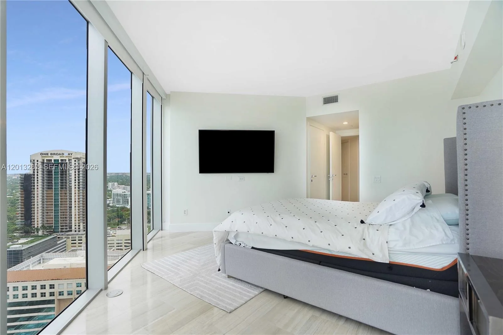 1300 Brickell Bay Dr # 3402, Miami, FL 33131 photo 6