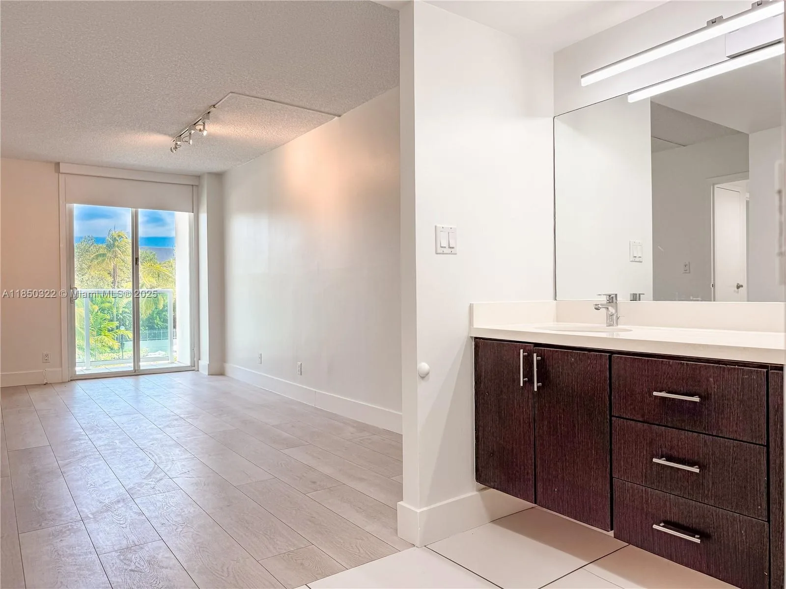 100 Bayview Dr # 224, Sunny Isles Beach, FL 33160 photo 11
