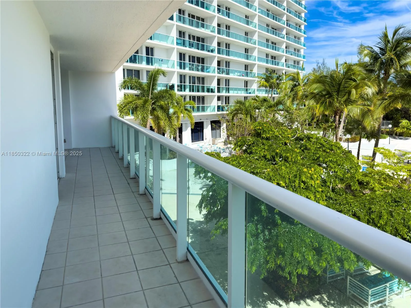 100 Bayview Dr # 224, Sunny Isles Beach, FL 33160 photo 2