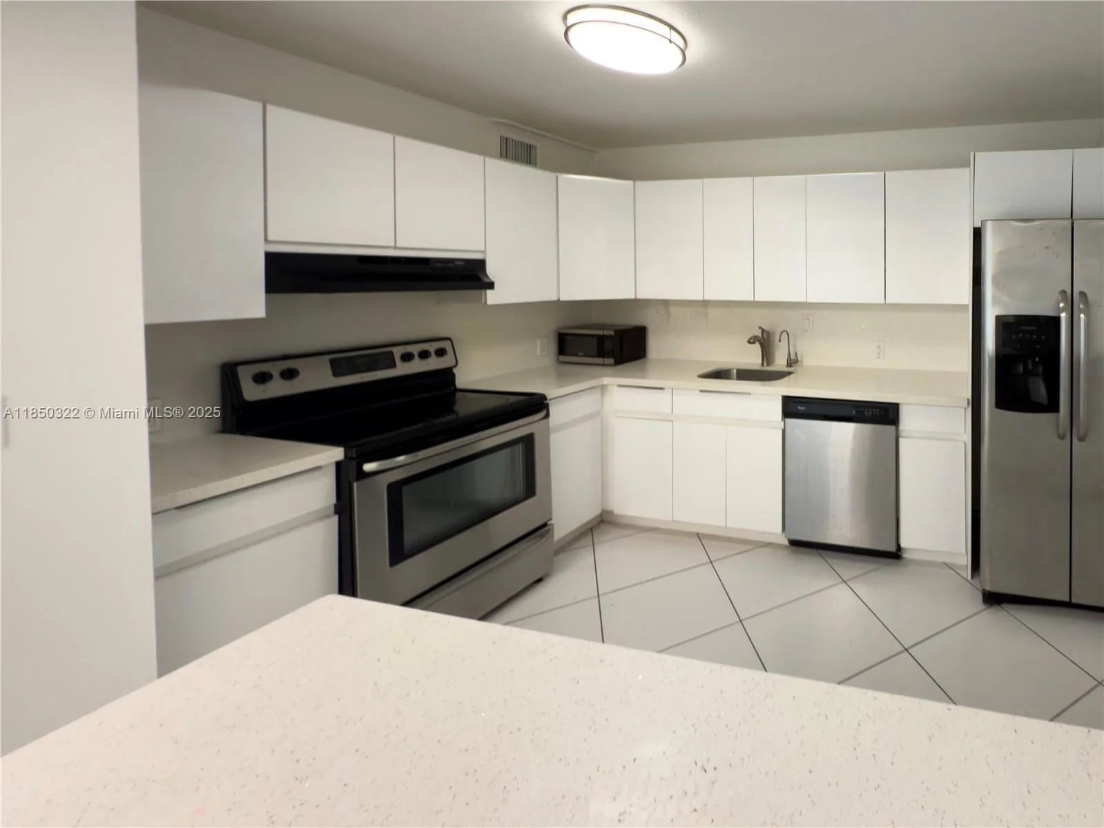 100 Bayview Dr # 224, Sunny Isles Beach, FL 33160 photo 4