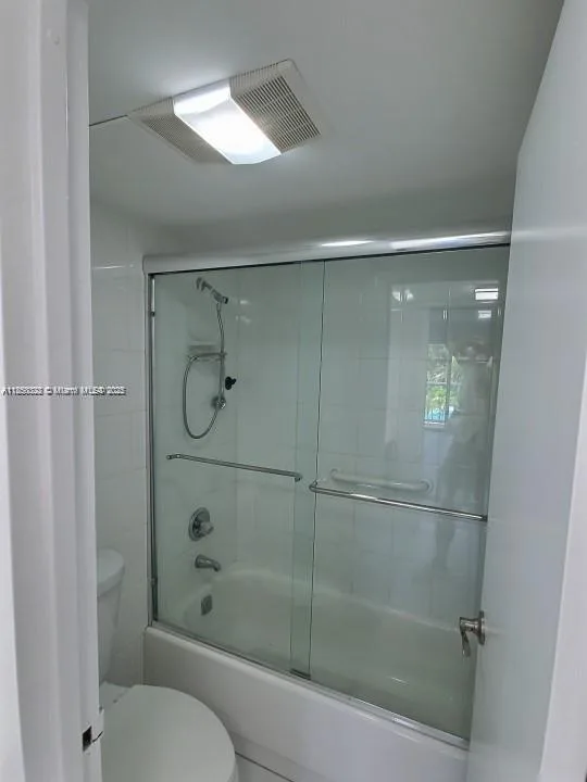 100 Bayview Dr # 224, Sunny Isles Beach, FL 33160 photo 8