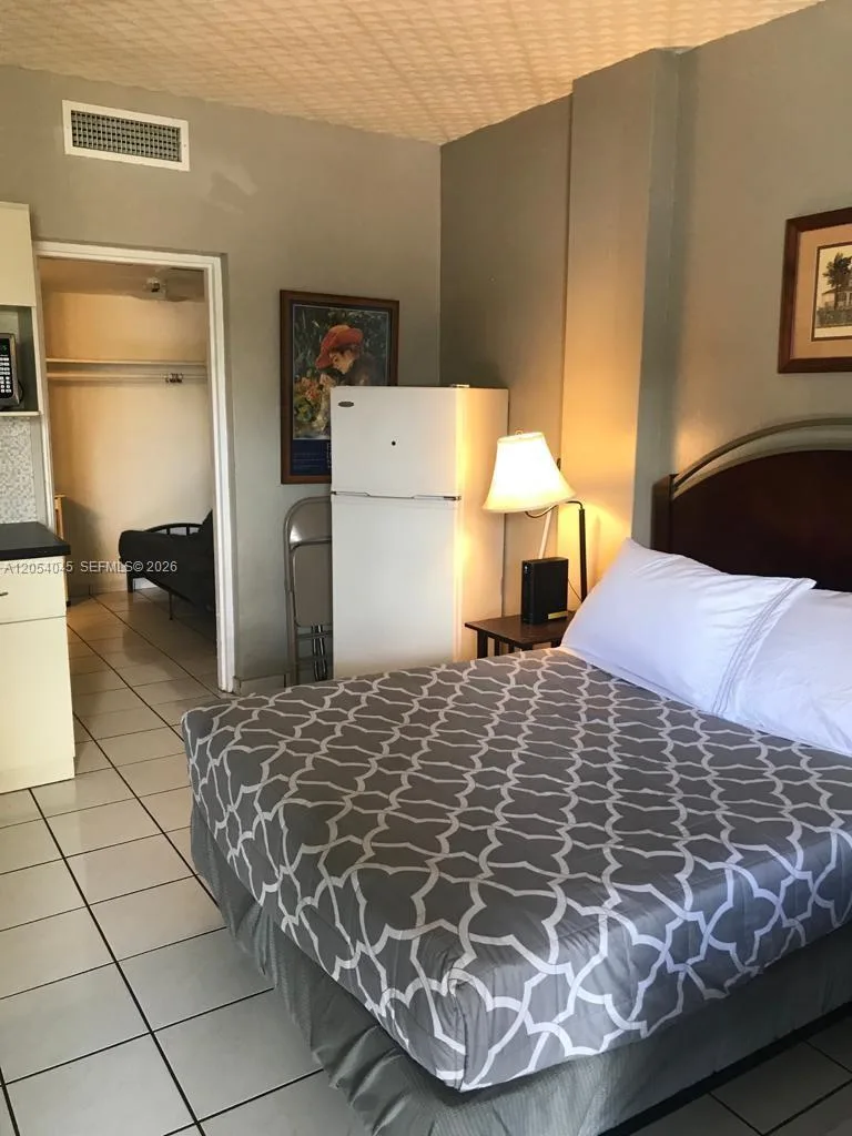 26 Diplomat Pkwy # 2233, Hallandale Beach, FL 33009 photo 4
