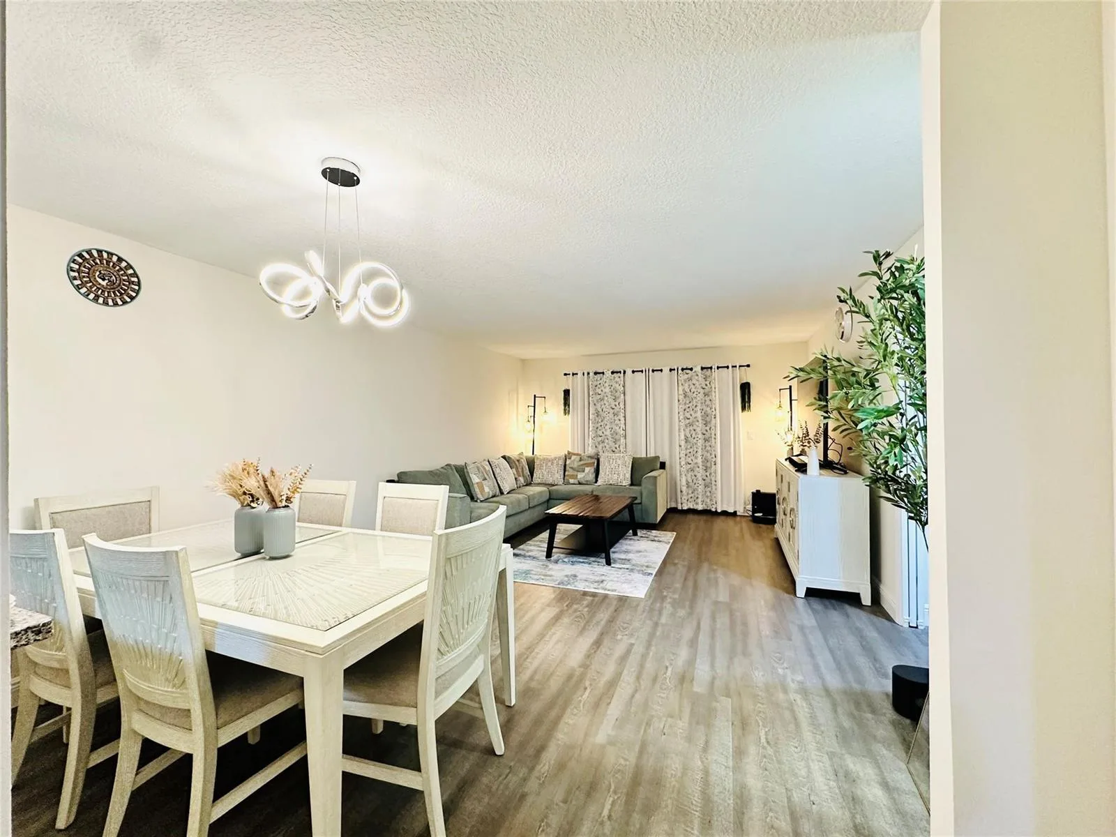 2200 S Cypress Bend Drive # 802, Pompano Beach, FL 33069