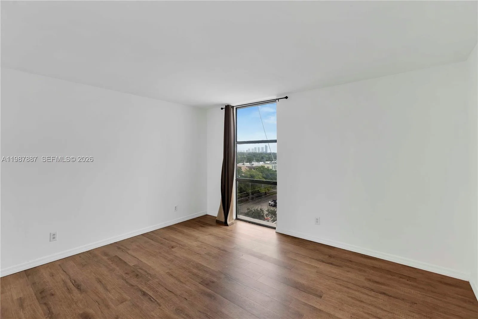 13499 Biscayne Blvd # 613, North Miami, FL 33181 photo 13
