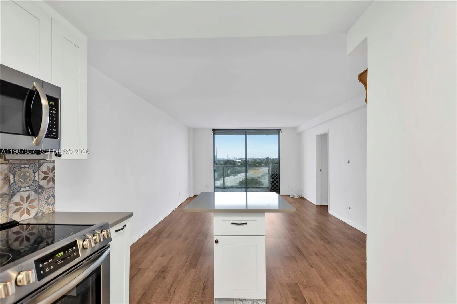 13499 Biscayne Blvd # 613, North Miami, FL 33181 photo 7