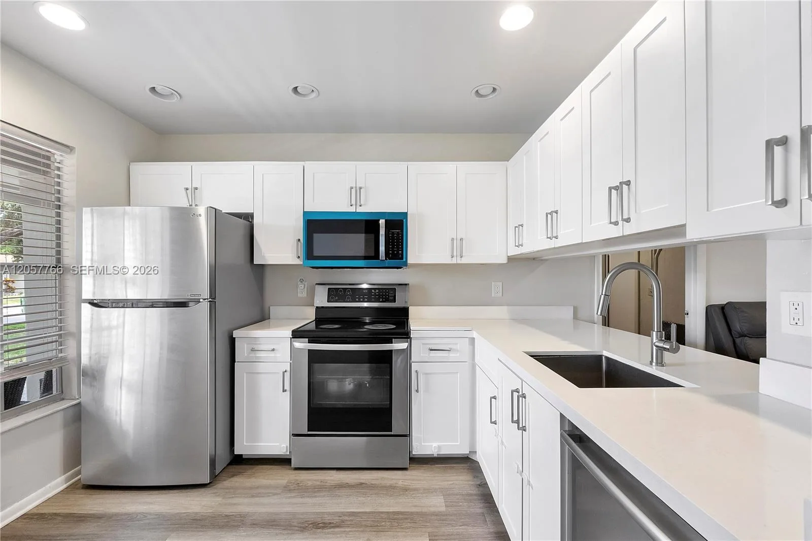 5550 S Lakewood Cir S #B, Margate, FL 33063 photo 6