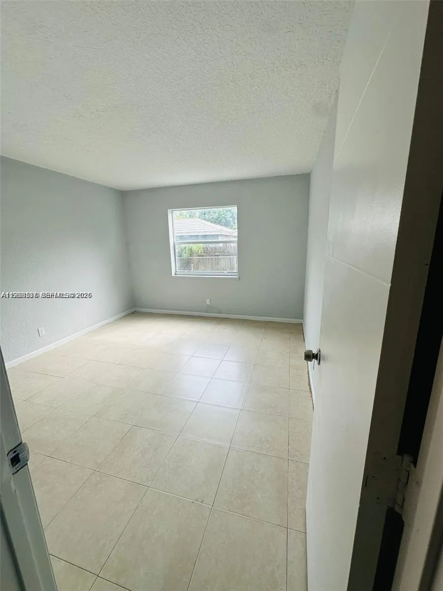 5 NE 16th Ct, Fort Lauderdale, FL 33305 photo 2