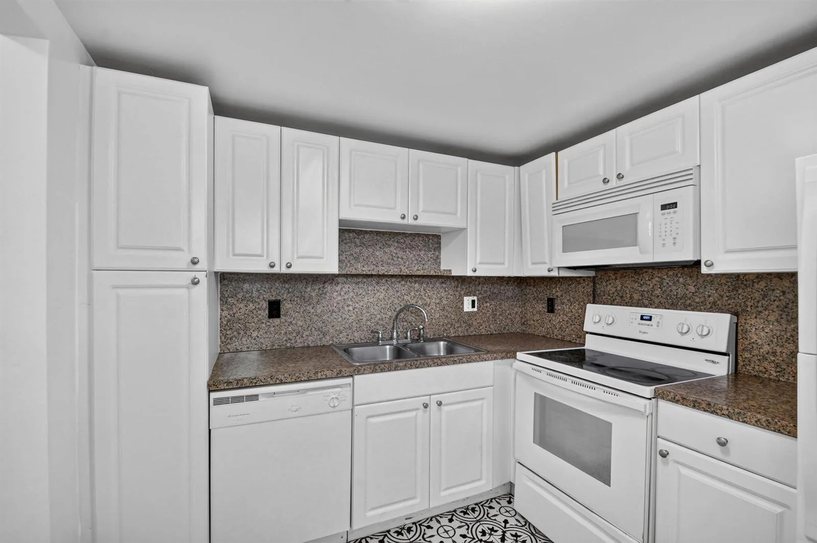 1505 Crescent Circle # B24, Lake Park, FL 33403 photo 3