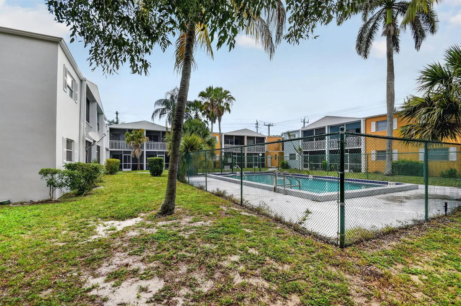 1505 Crescent Circle # B24, Lake Park, FL 33403 photo 4