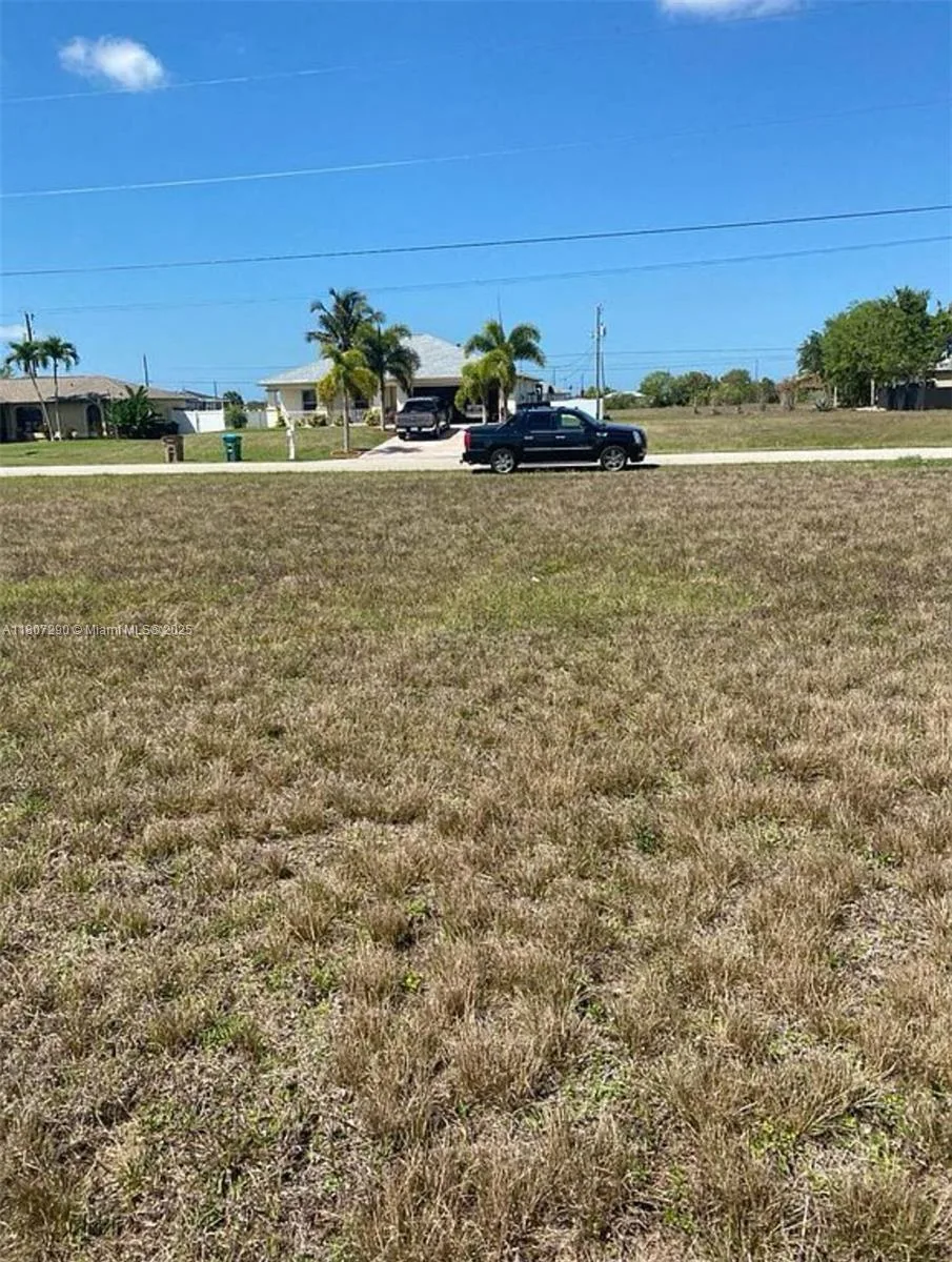 1608 NW 8th PL, Cape Coral, FL 33993 photo 2
