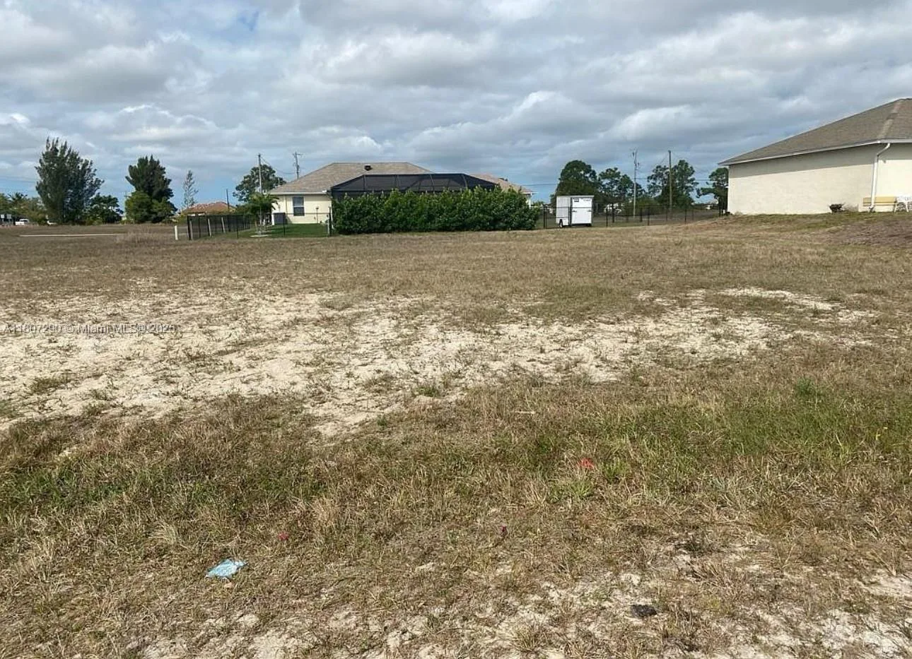 1608 NW 8th PL, Cape Coral, FL 33993 photo 4