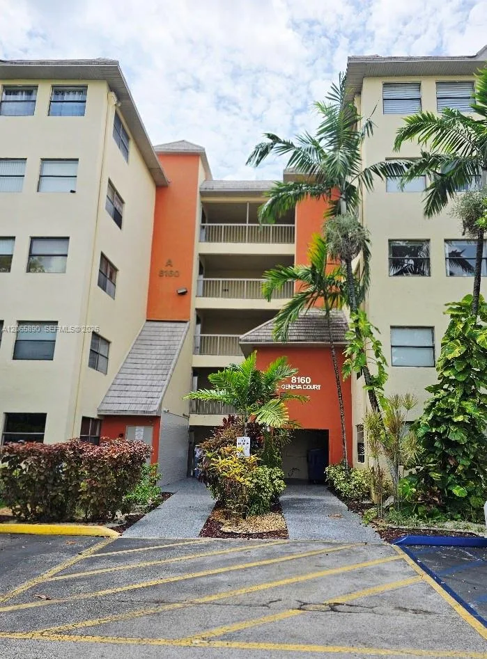 8160 Geneva Ct # 112, Doral, FL 33166 photo 2