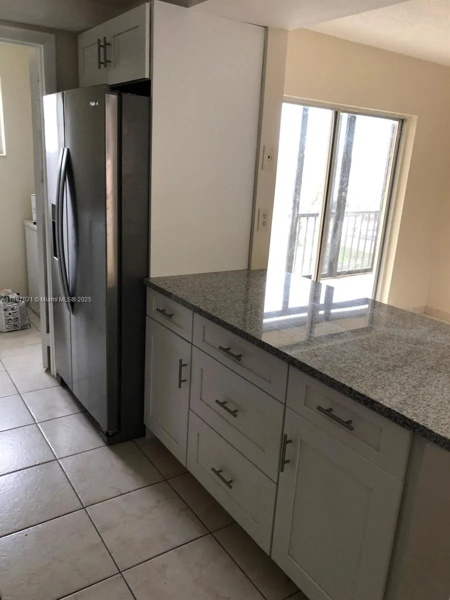 8401 SW 107th Ave # 313E, Miami, FL 33173 photo 3
