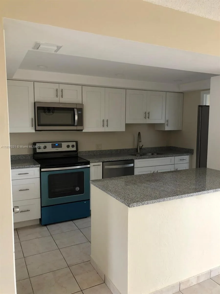 8401 SW 107th Ave # 313E, Miami, FL 33173 photo 4