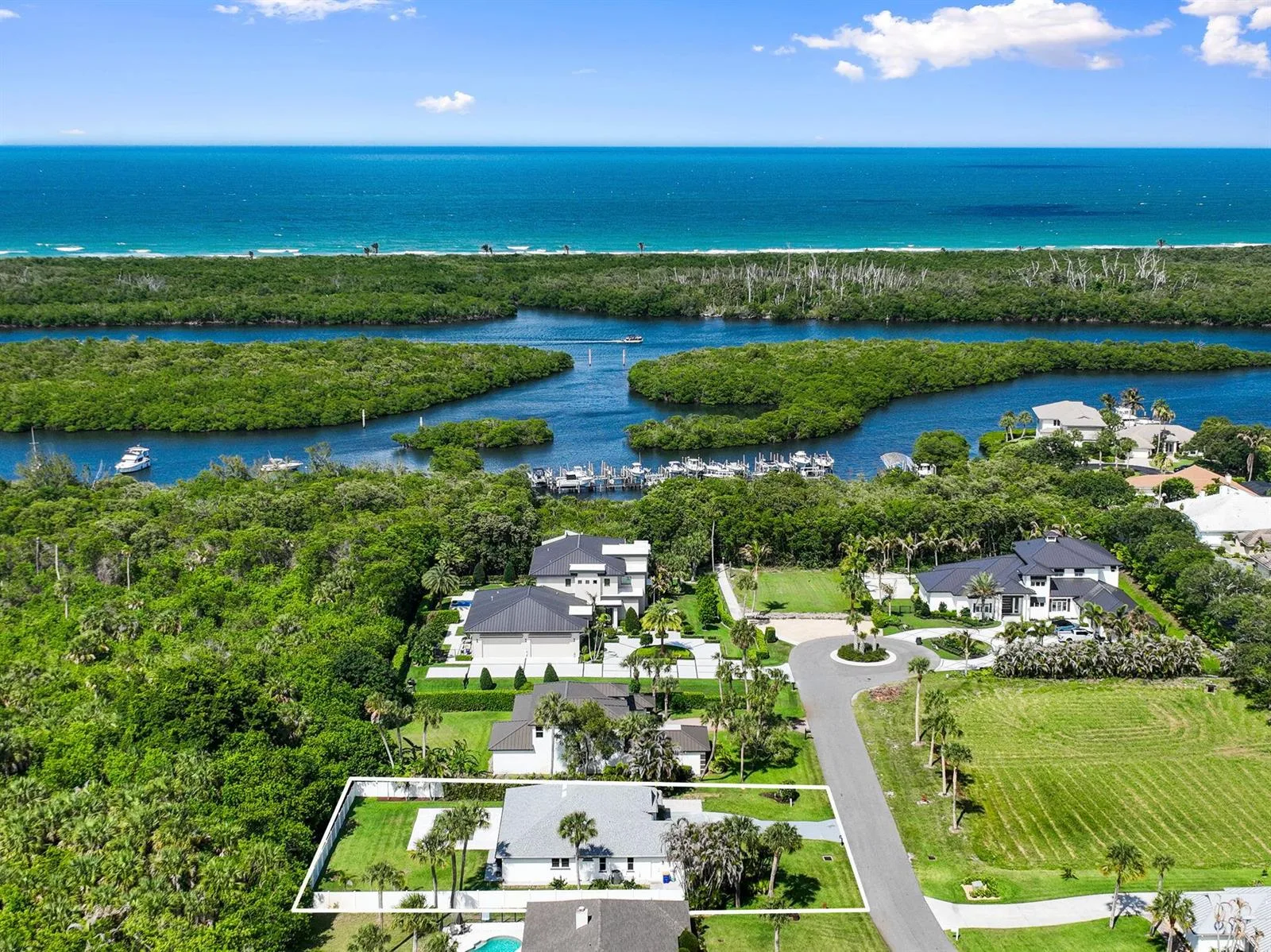 8361 SE Pilots Cove Terrace, Hobe Sound, FL 33455