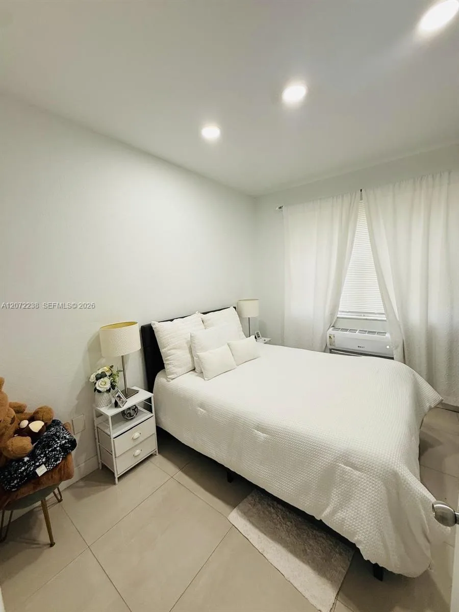 XXXXX SW 8 ST # 12, Miami, FL 33194 photo 3