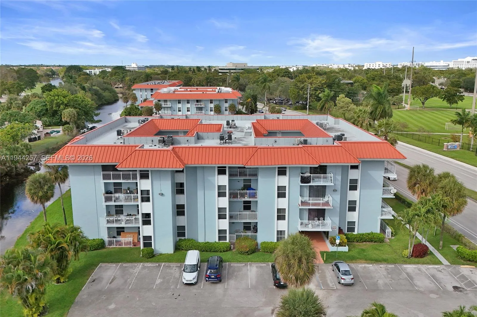 505 S Pine Island Rd # 405B, Plantation, FL 33324 photo 2