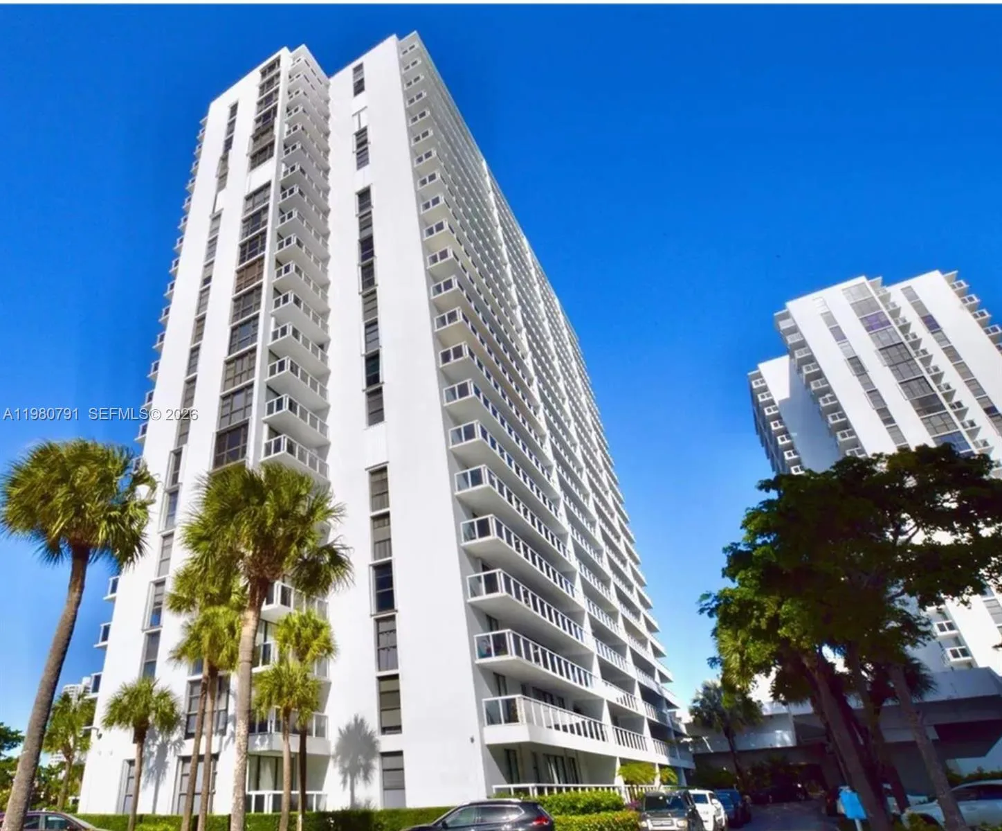 20505 E Country Club Dr # 534, Aventura, FL 33180 photo 2
