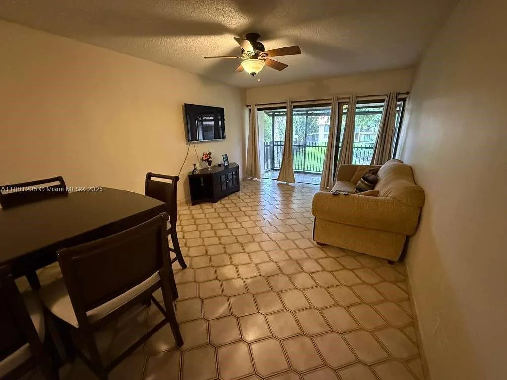 5915 Washington St # 116, Hollywood, FL 33023 photo 3