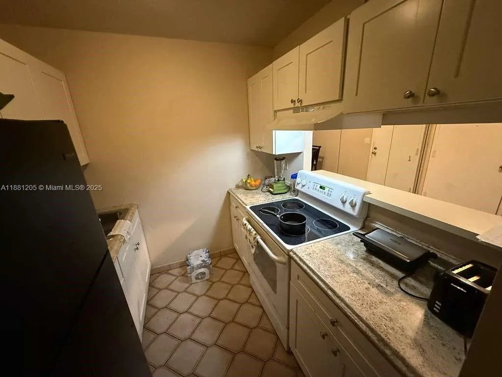 5915 Washington St # 116, Hollywood, FL 33023 photo 8