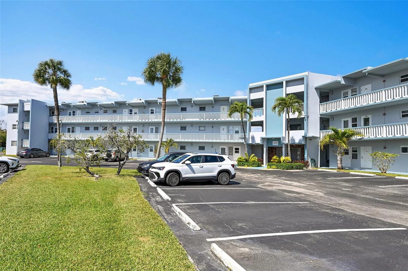 2223 Park Lane # 302, Hollywood, FL 33021 photo 2