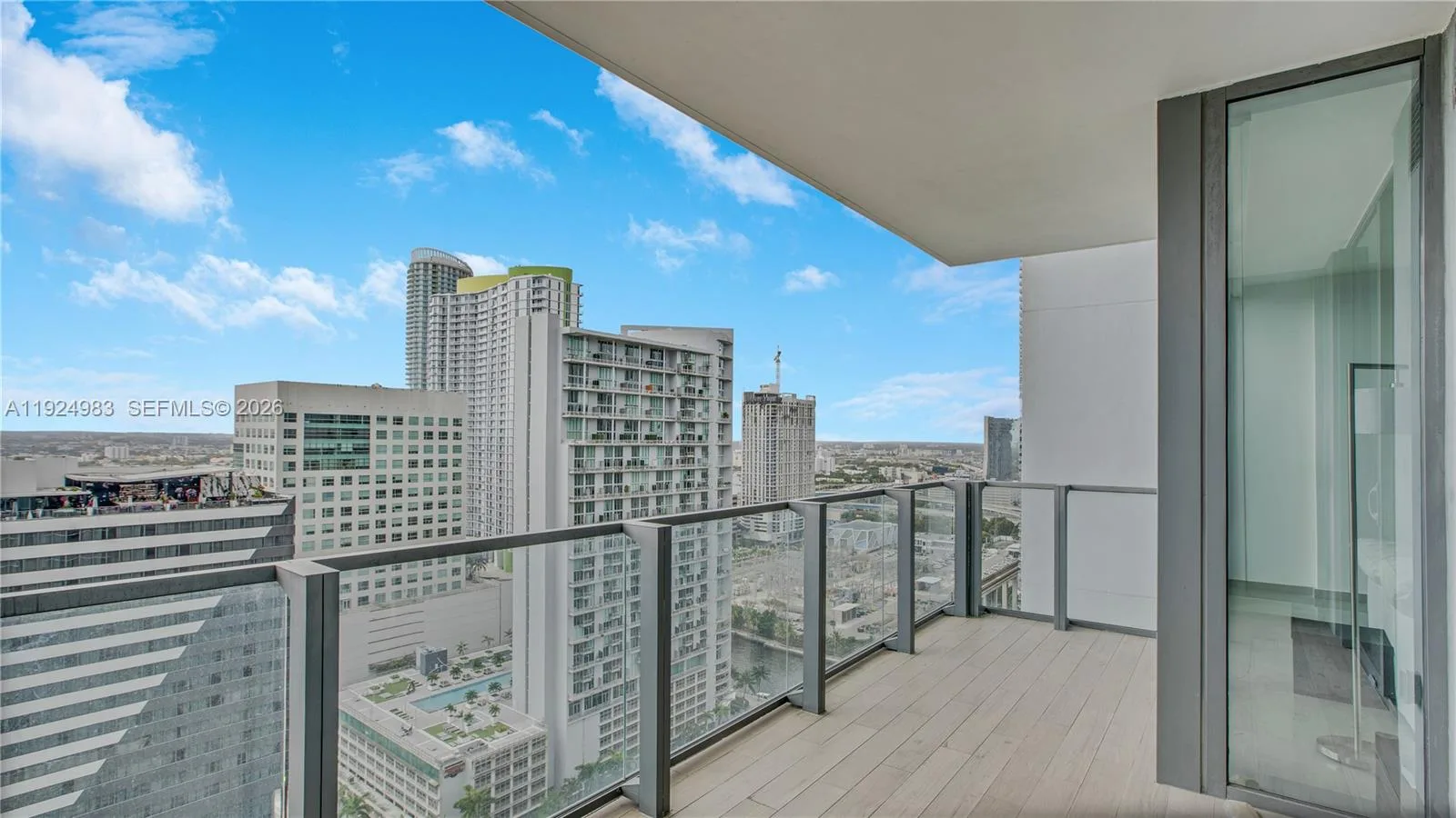 88 SW 7th St # 2008, Miami, FL 33130