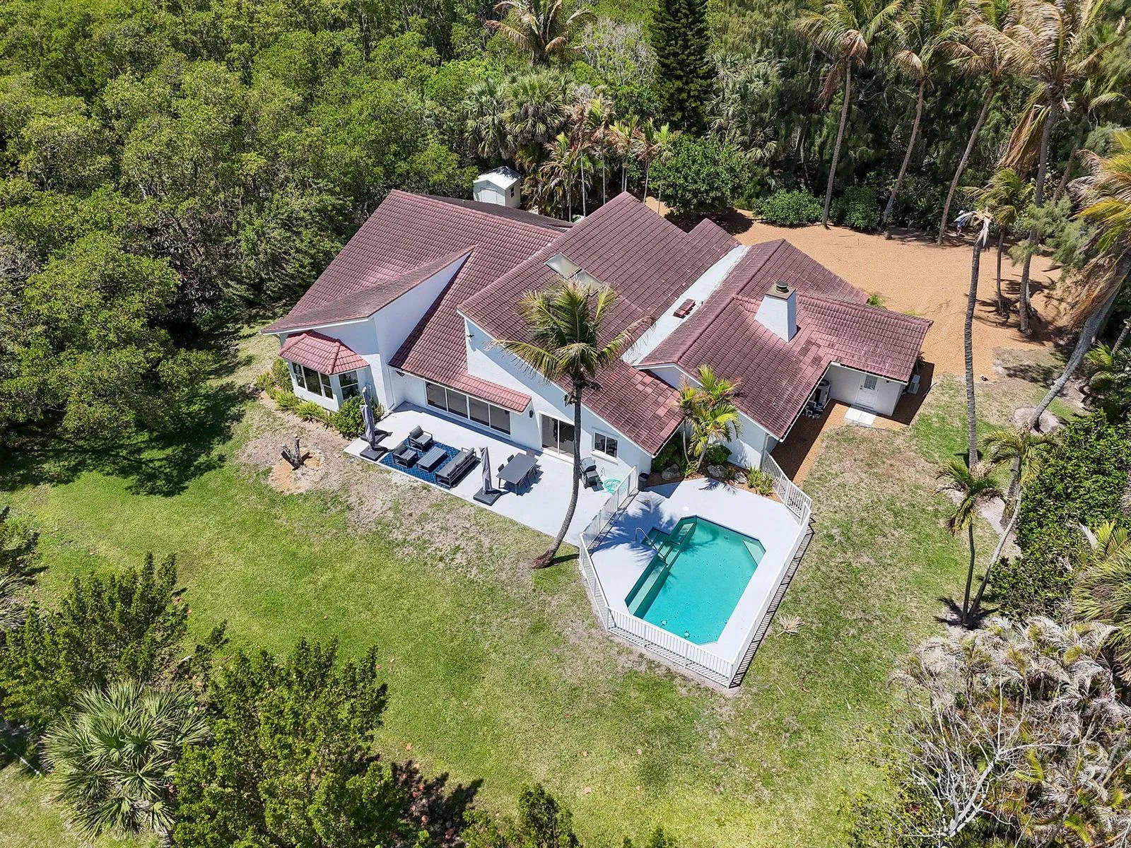 114 N Beach Road, Jupiter Island, FL 33455 photo 2