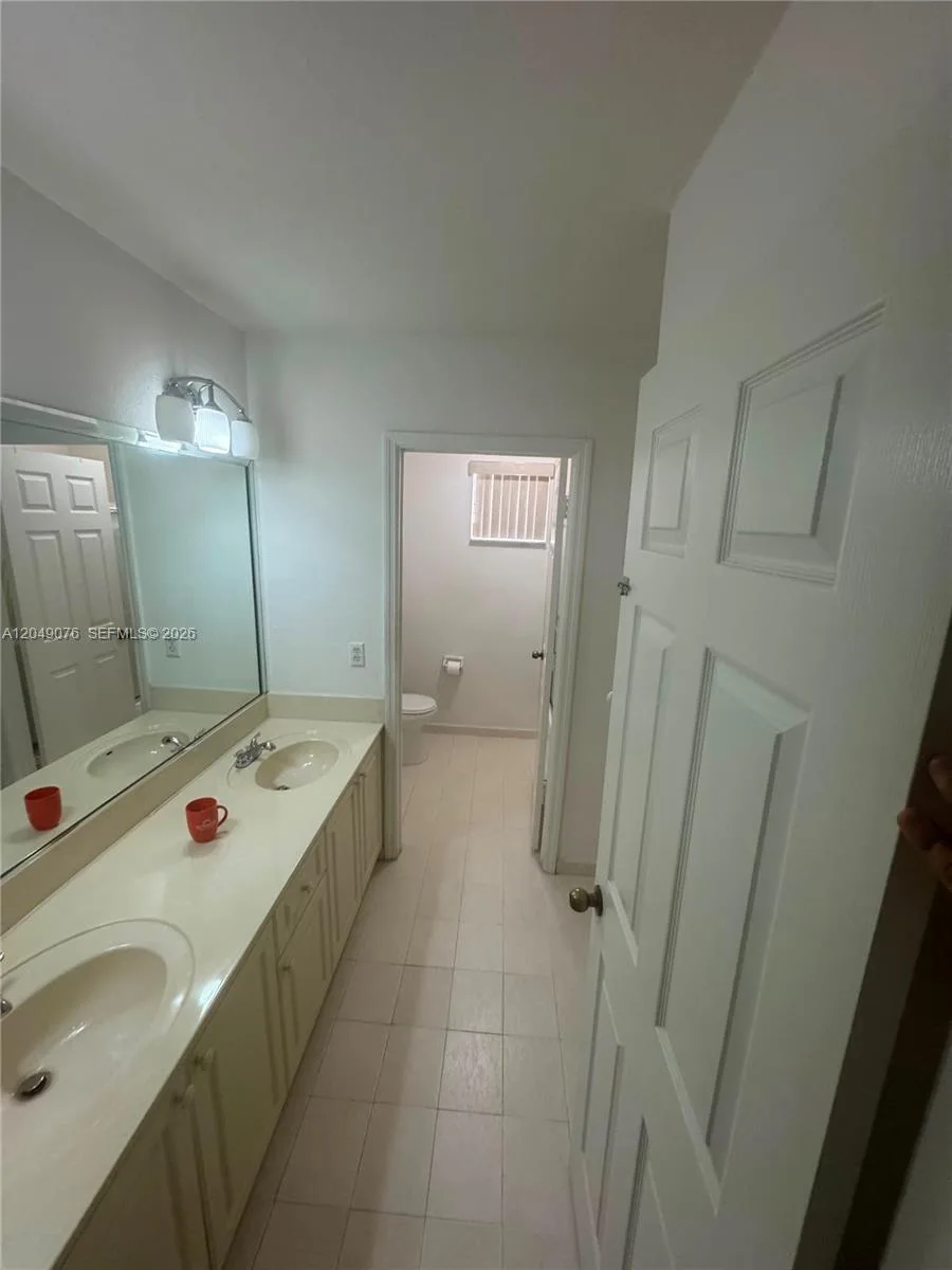 8743 NW 106th Ln # 8743, Hialeah Gardens, FL 33018 photo 4