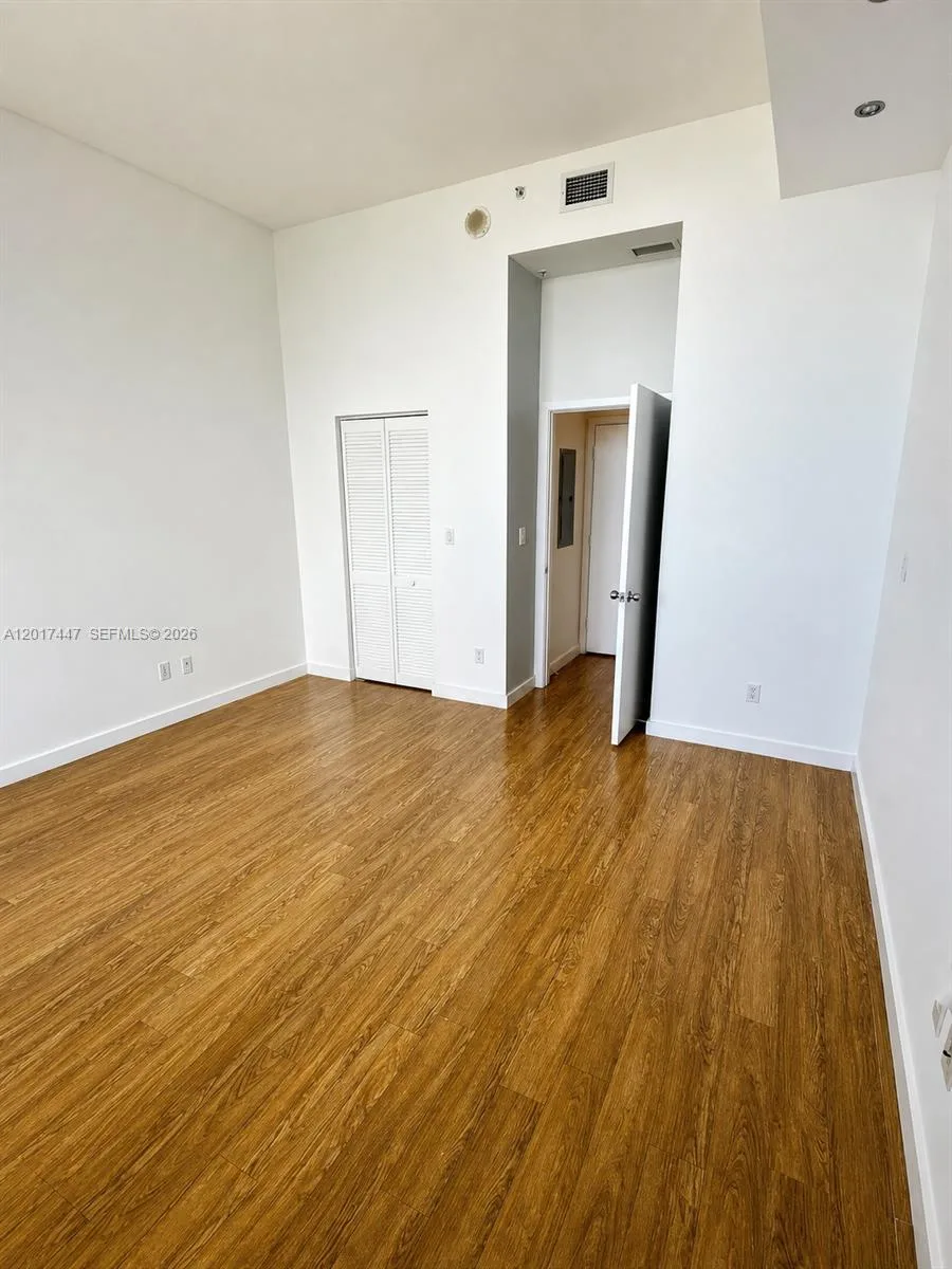 325 S Biscayne Blvd # UPH24, Miami, FL 33131 photo 12