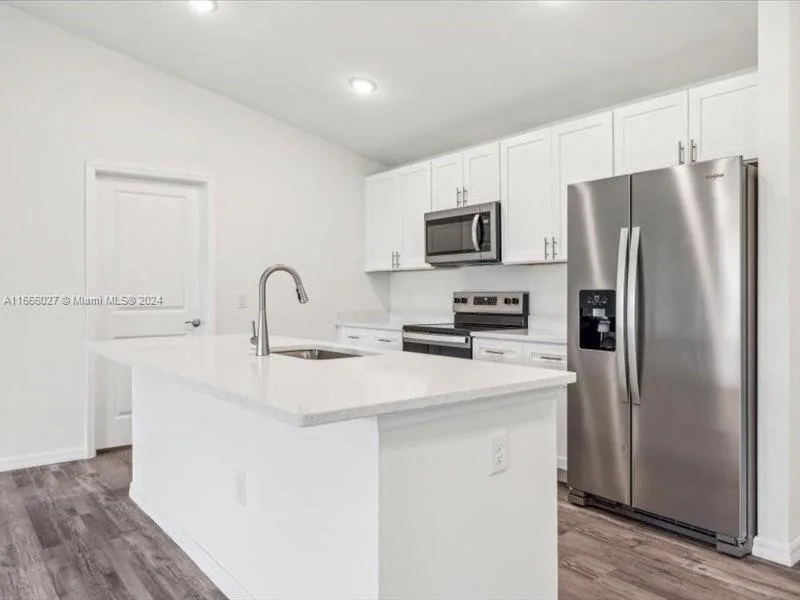 319 NW 18th ST, Cape Coral, FL 33993 photo 3