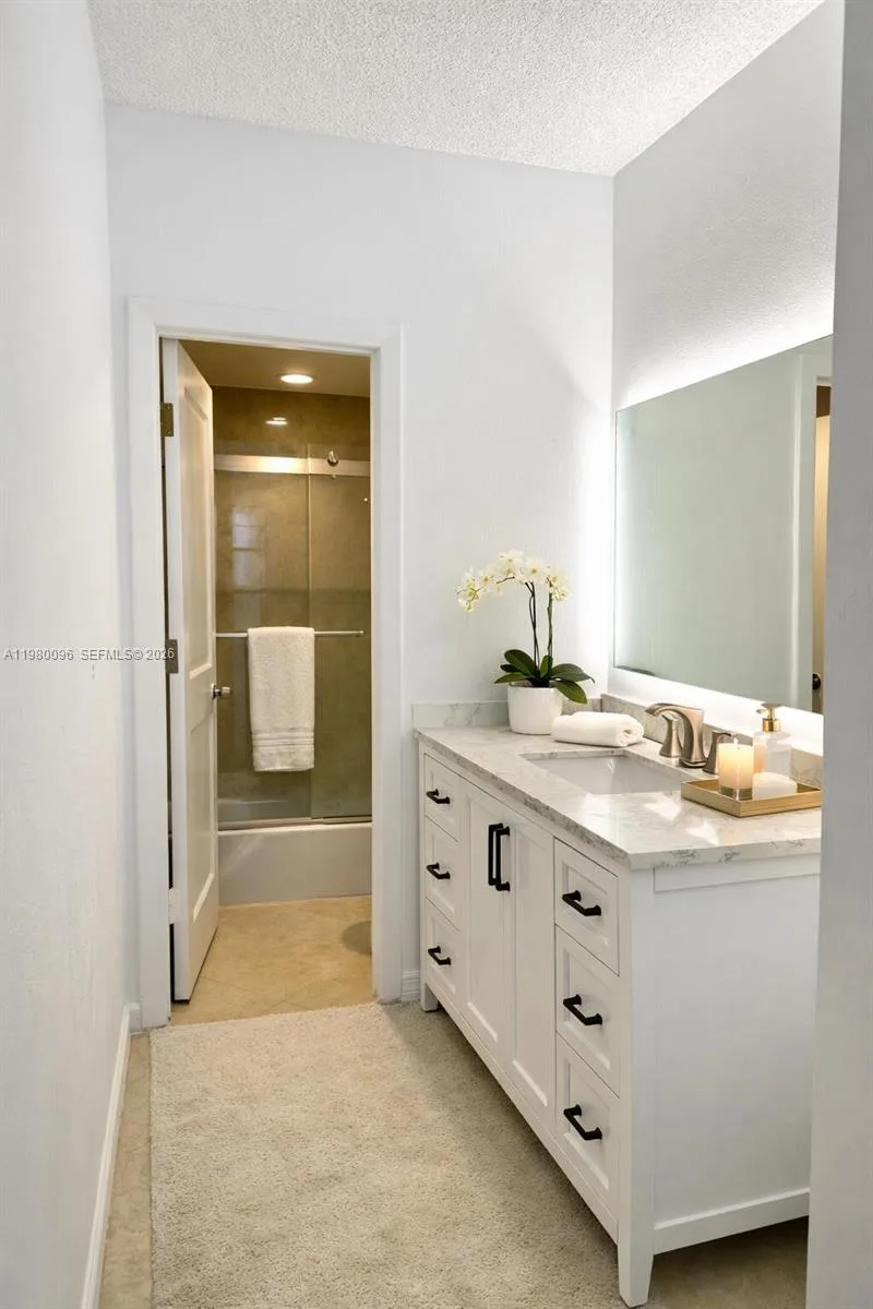 300 Bayview Dr # 1107, Sunny Isles Beach, FL 33160 photo 8