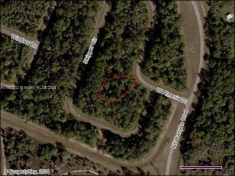 405 Almeria Dr, La Belle, FL 33935