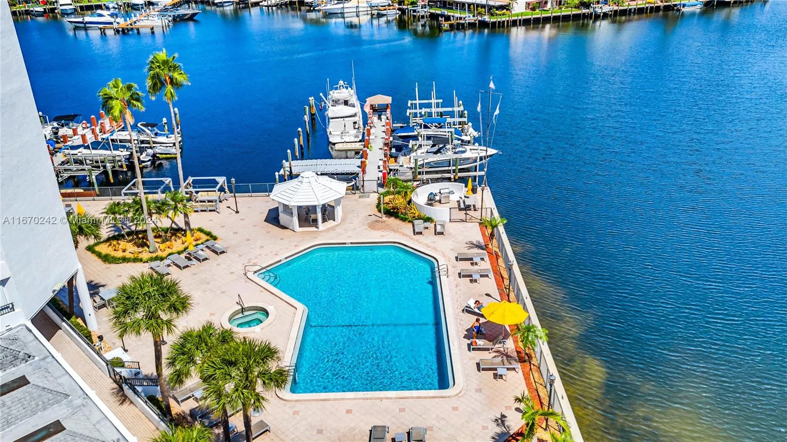 300 Three Islands Blvd # 815, Hallandale Beach, FL 33009 photo 3
