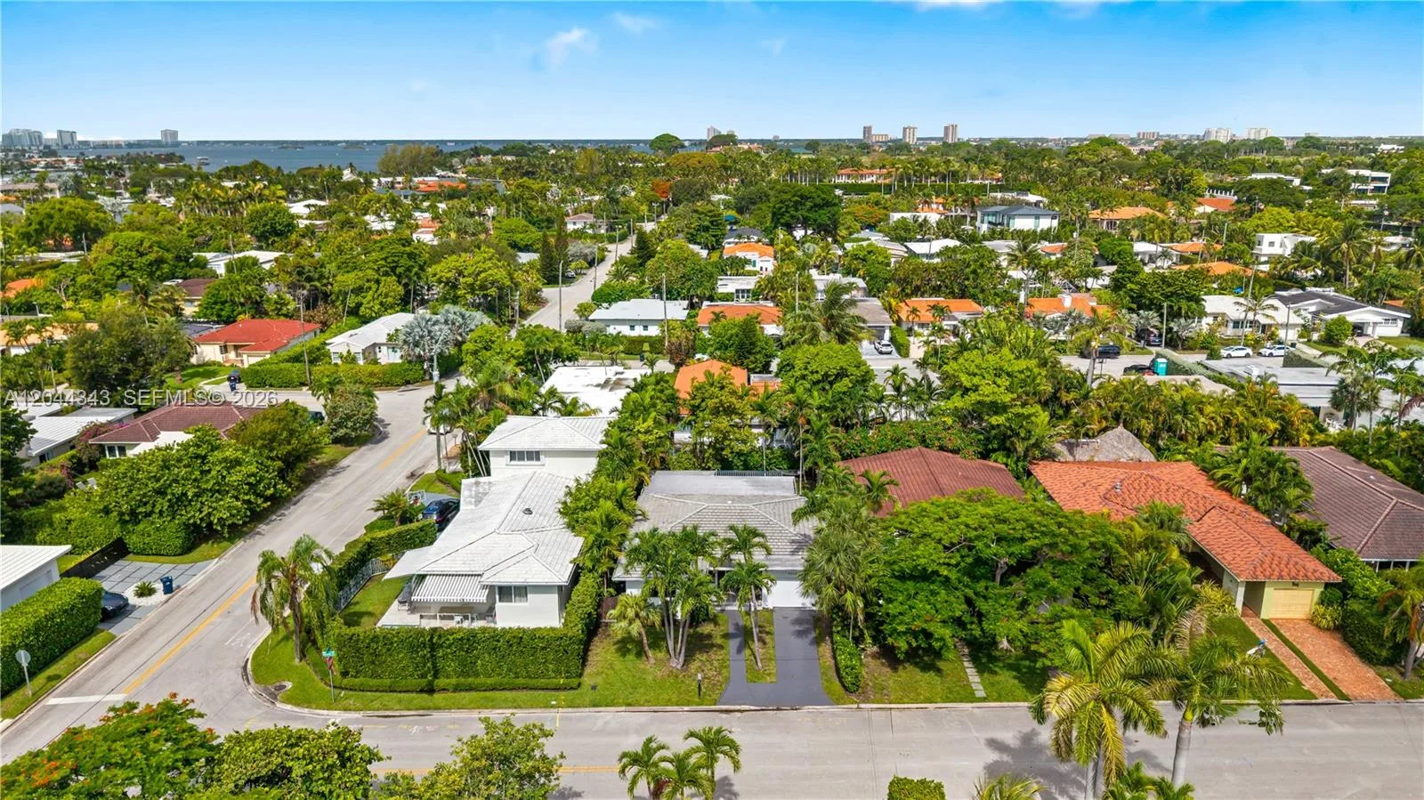 9008 Emerson Ave, Surfside, FL 33154 photo 3