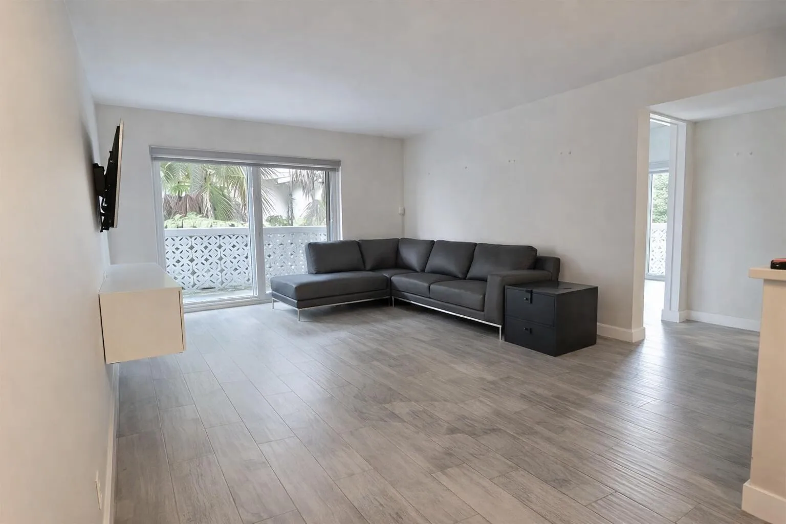 3220 Bayview Drive # 211, Fort Lauderdale, FL 33306 photo 5