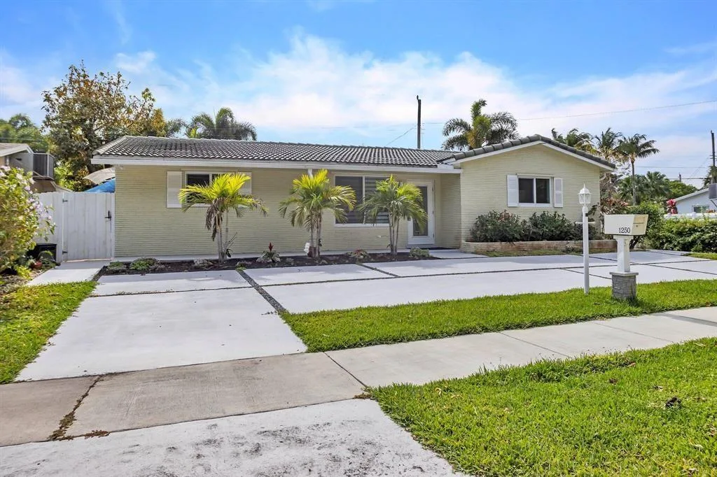 1250 Arthur Street, Hollywood, FL 33019