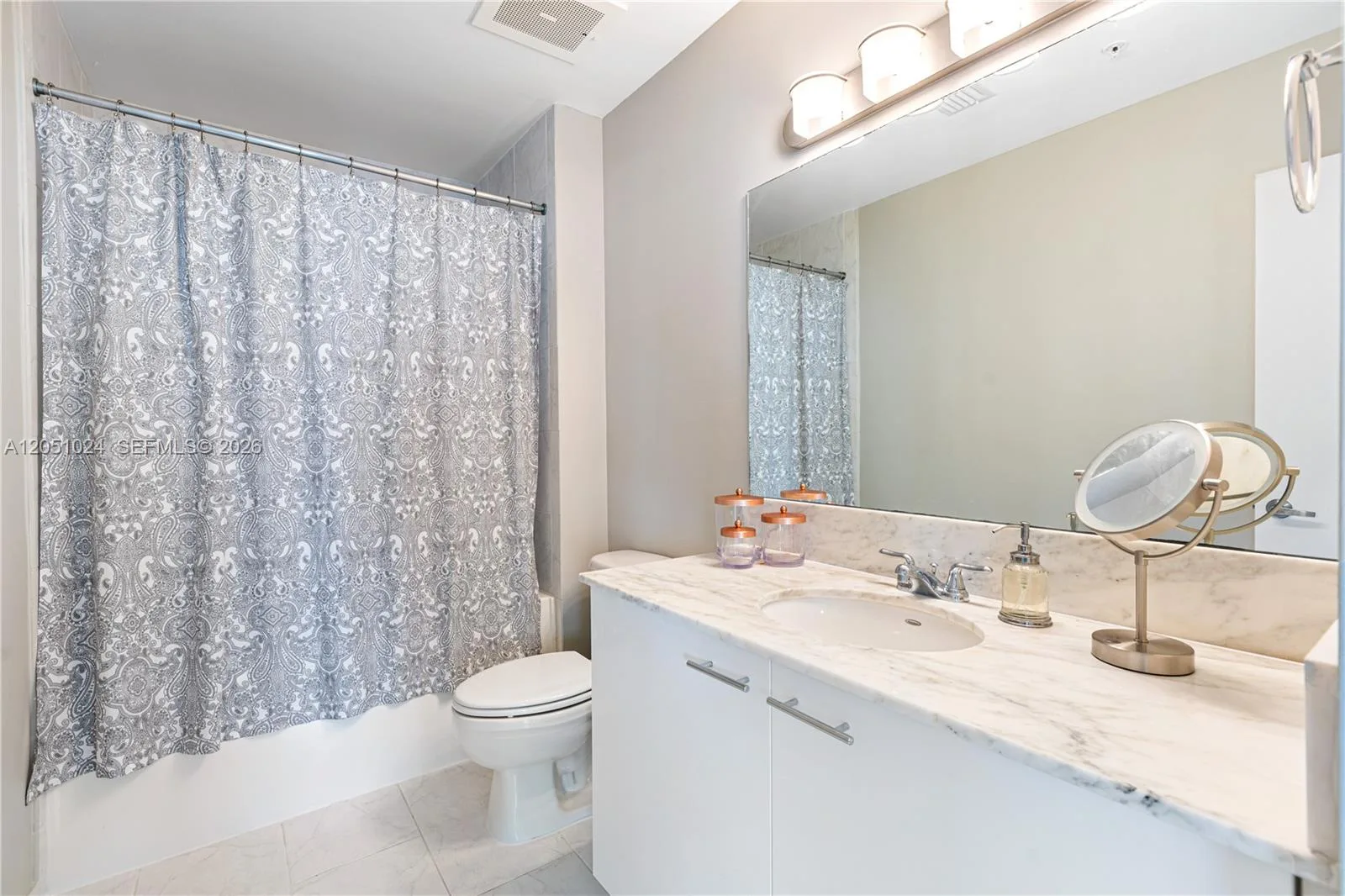 133 NE 2nd Ave # 2101, Miami, FL 33132 photo 12