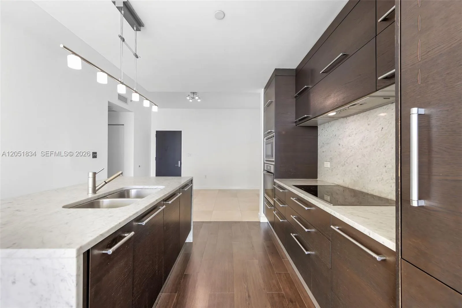 900 Biscayne Blvd # 2404, Miami, FL 33132 photo 4