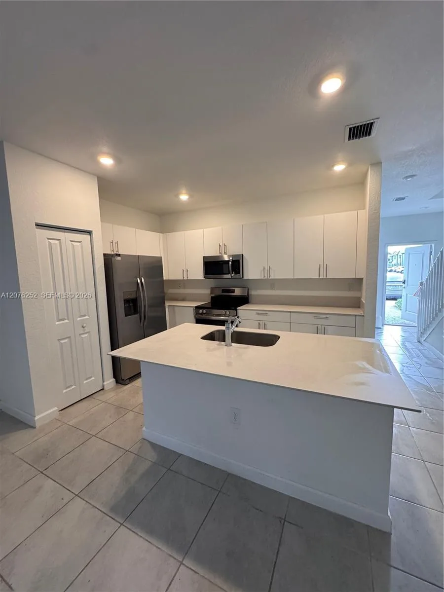 194 SE 10th Ct, Florida City, FL 33034 photo 5