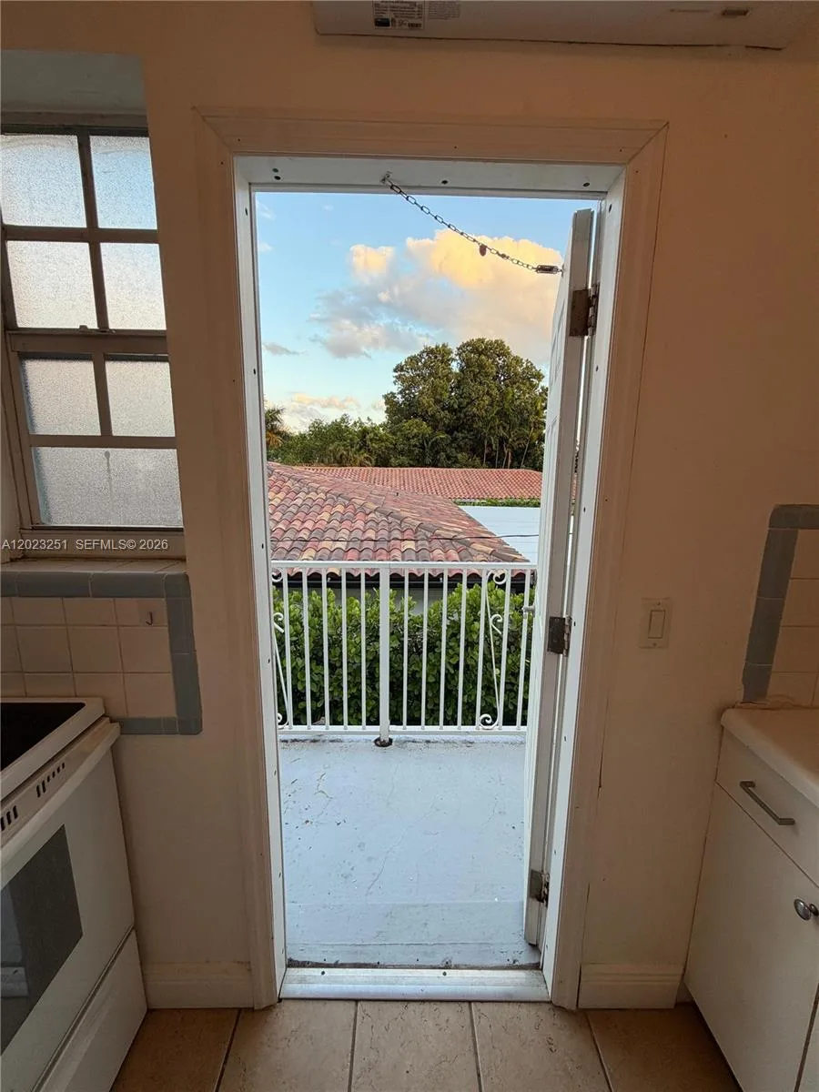 2200 Calais Dr # 5, Miami Beach, FL 33141