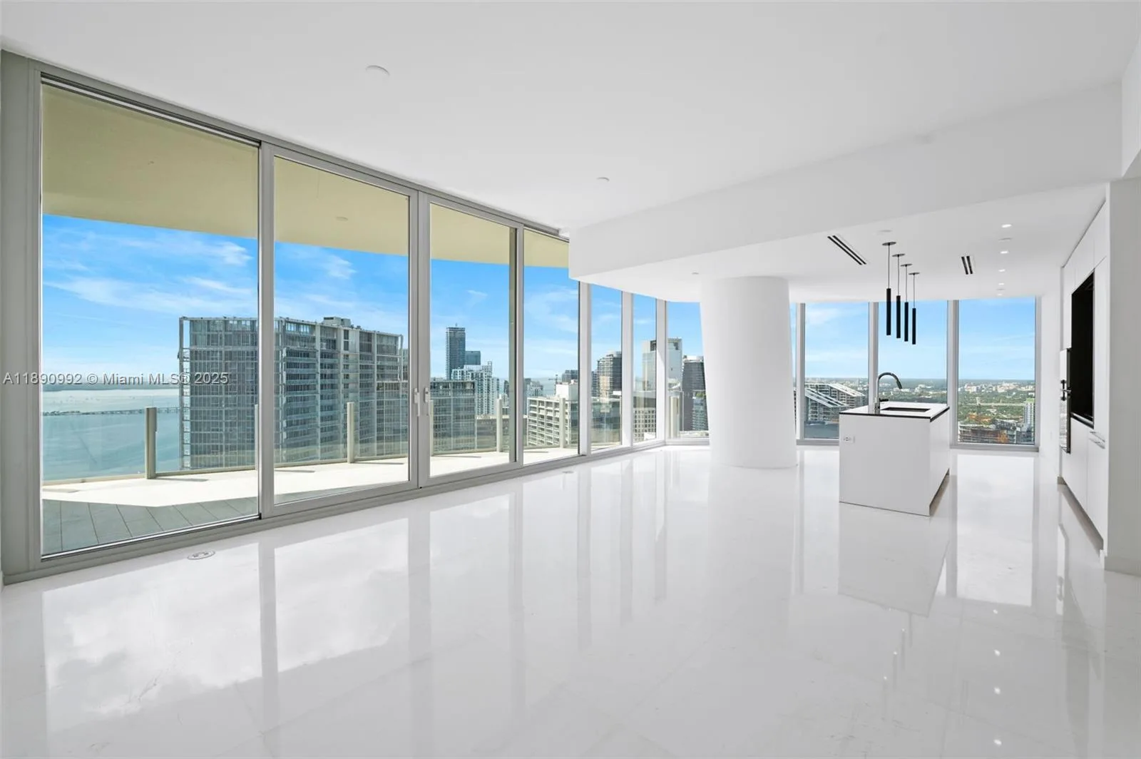 300 Biscayne Boulevard Way # 5207W, Miami, FL 33131 photo 10