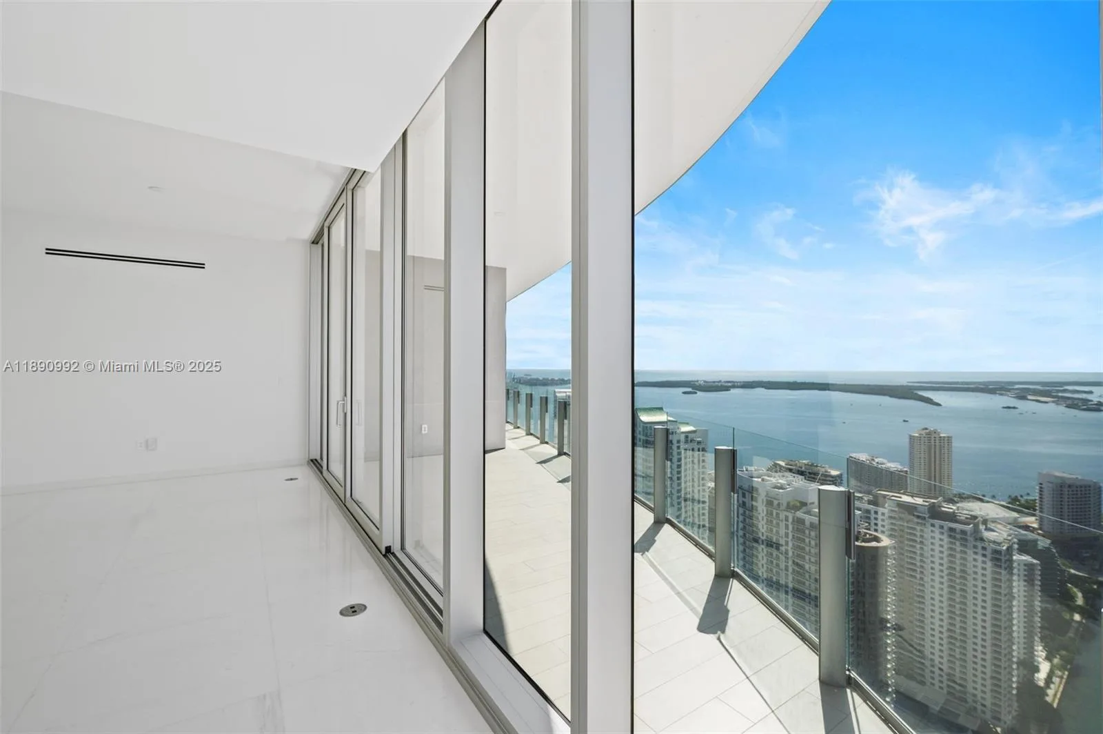 300 Biscayne Boulevard Way # 5207W, Miami, FL 33131 photo 11